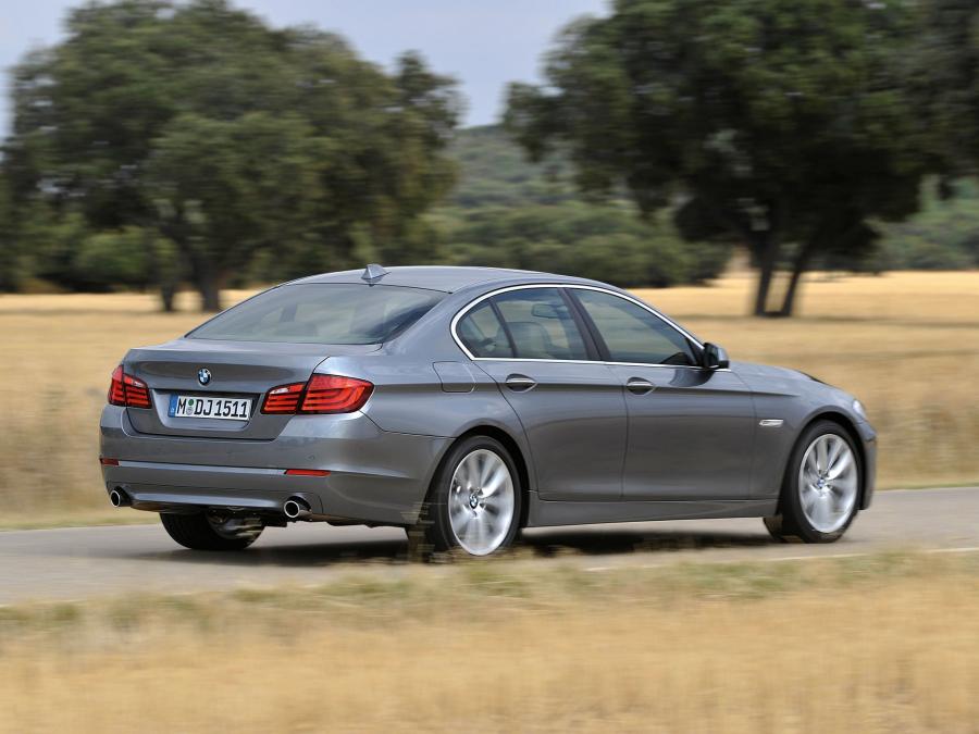  BMW 535i Sedan 2010 года  (фото 11 из 16)